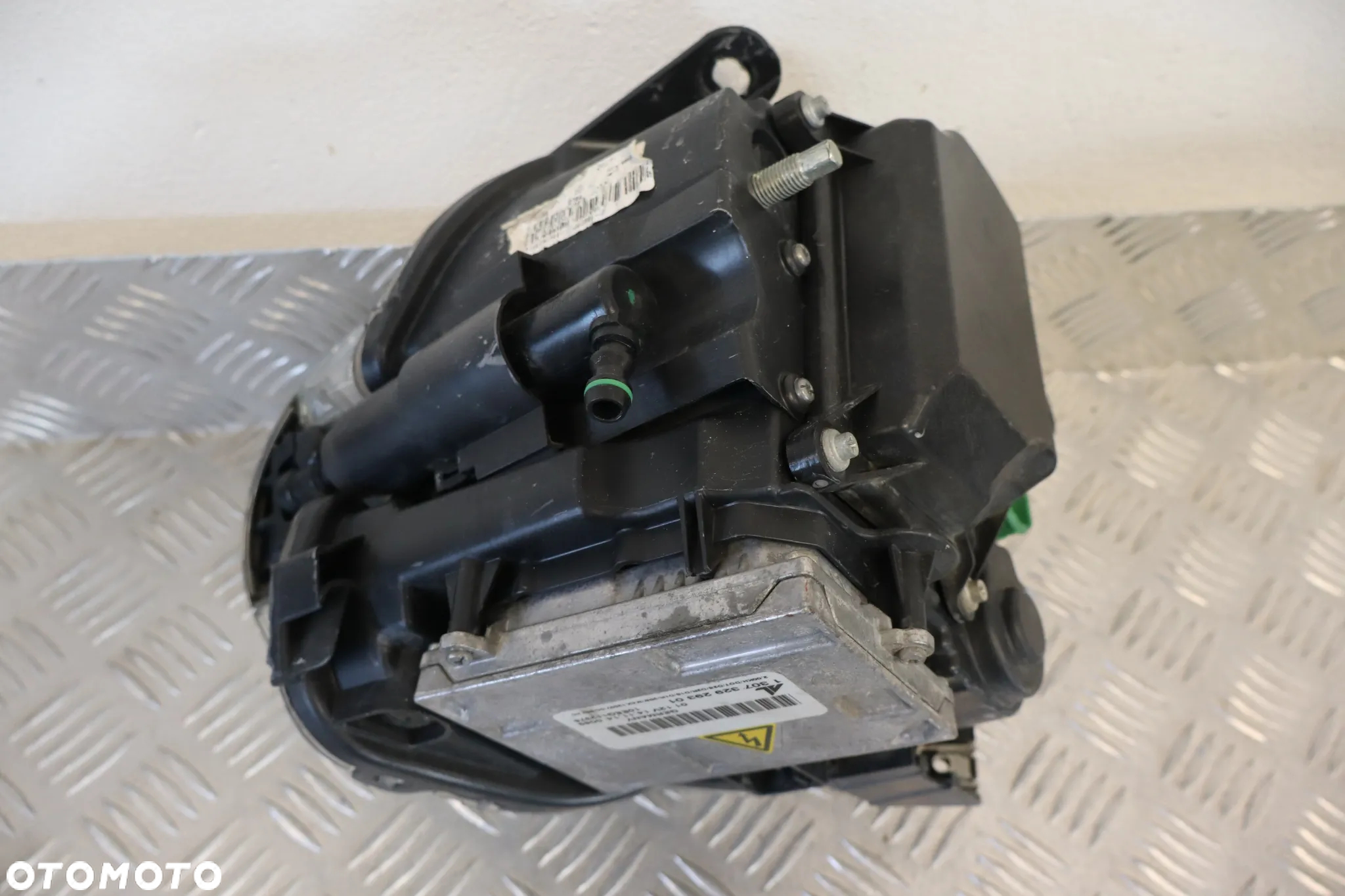 LAMPA PRZEDNIA PRZÓD PRAWA LEWA FIAT 500 XENON 2007-2015 - 33