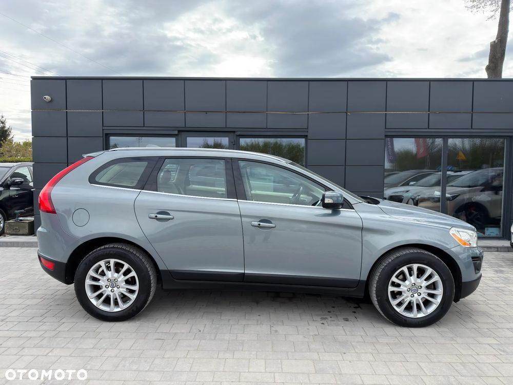 Volvo XC 60 D5 AWD Momentum - 6