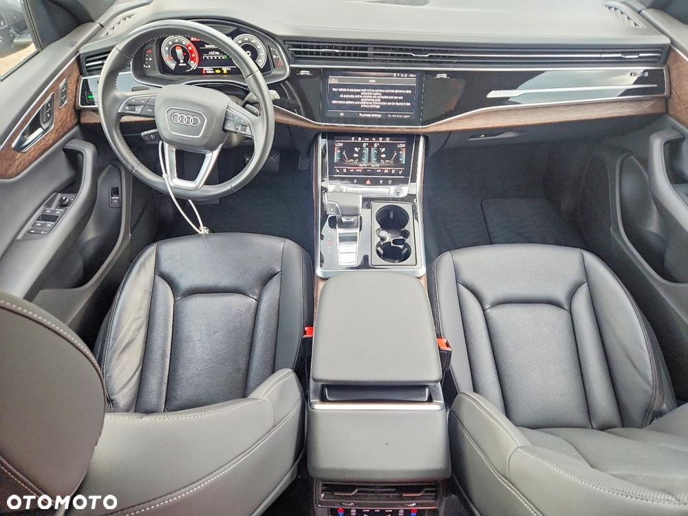 Audi Q8 - 8