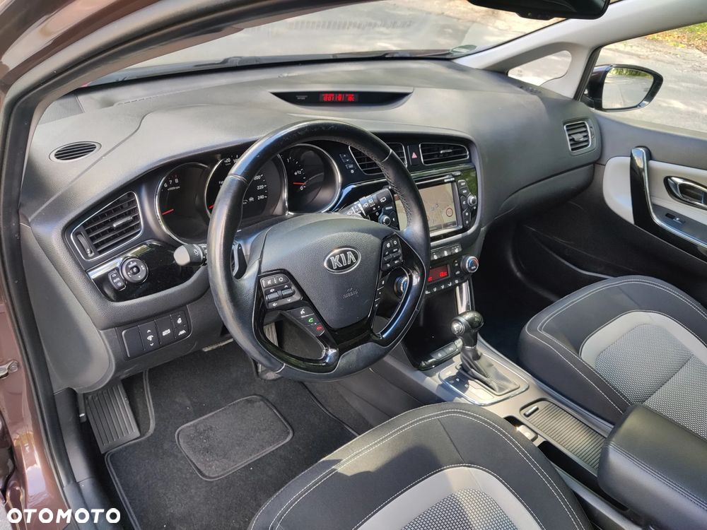 Kia Ceed 1.6 GDI DCT Platinum Edition - 18