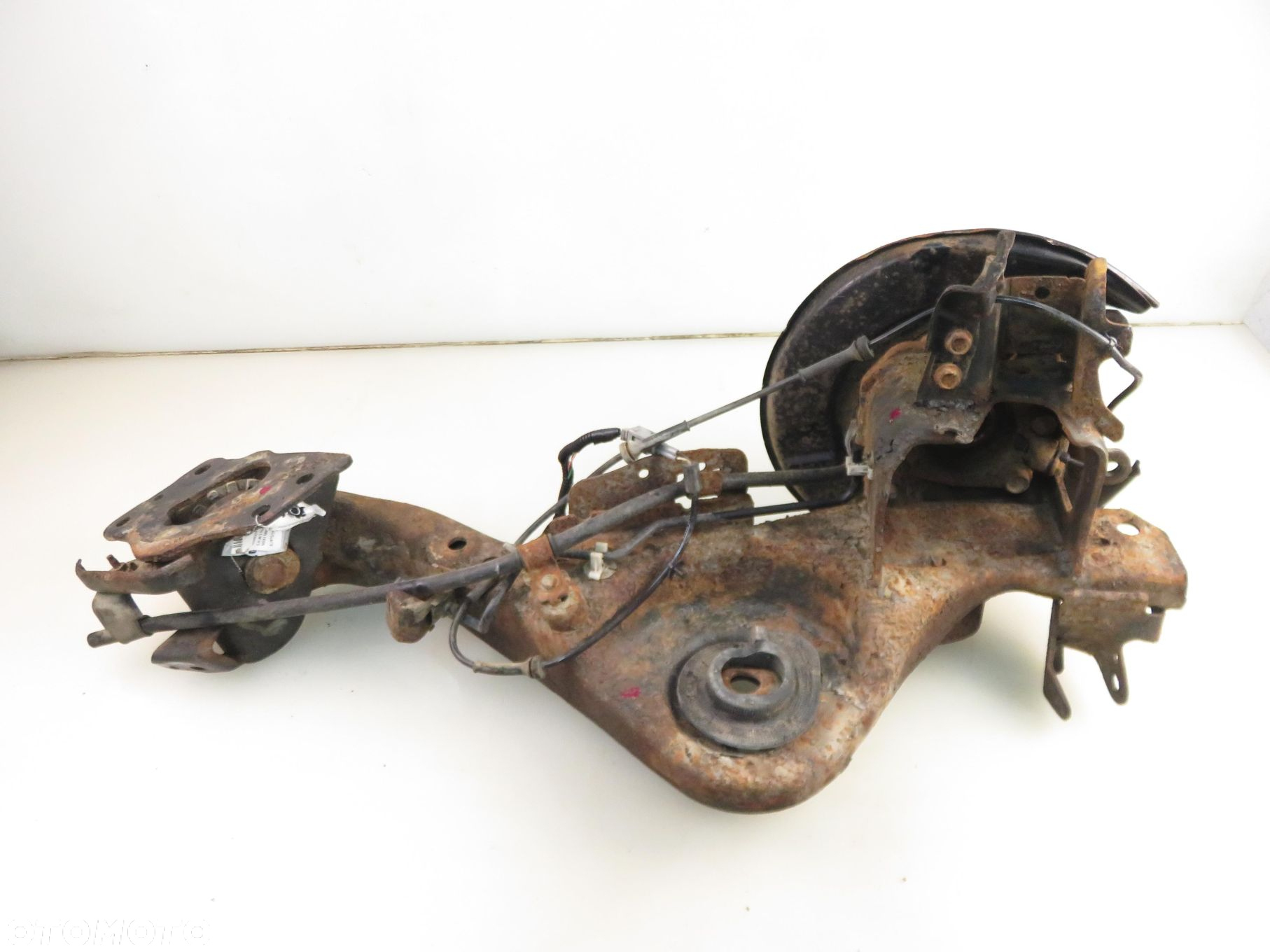 WAHACZ TYLNY PRAWY NISSAN QASHQAI I 4X4 - 3