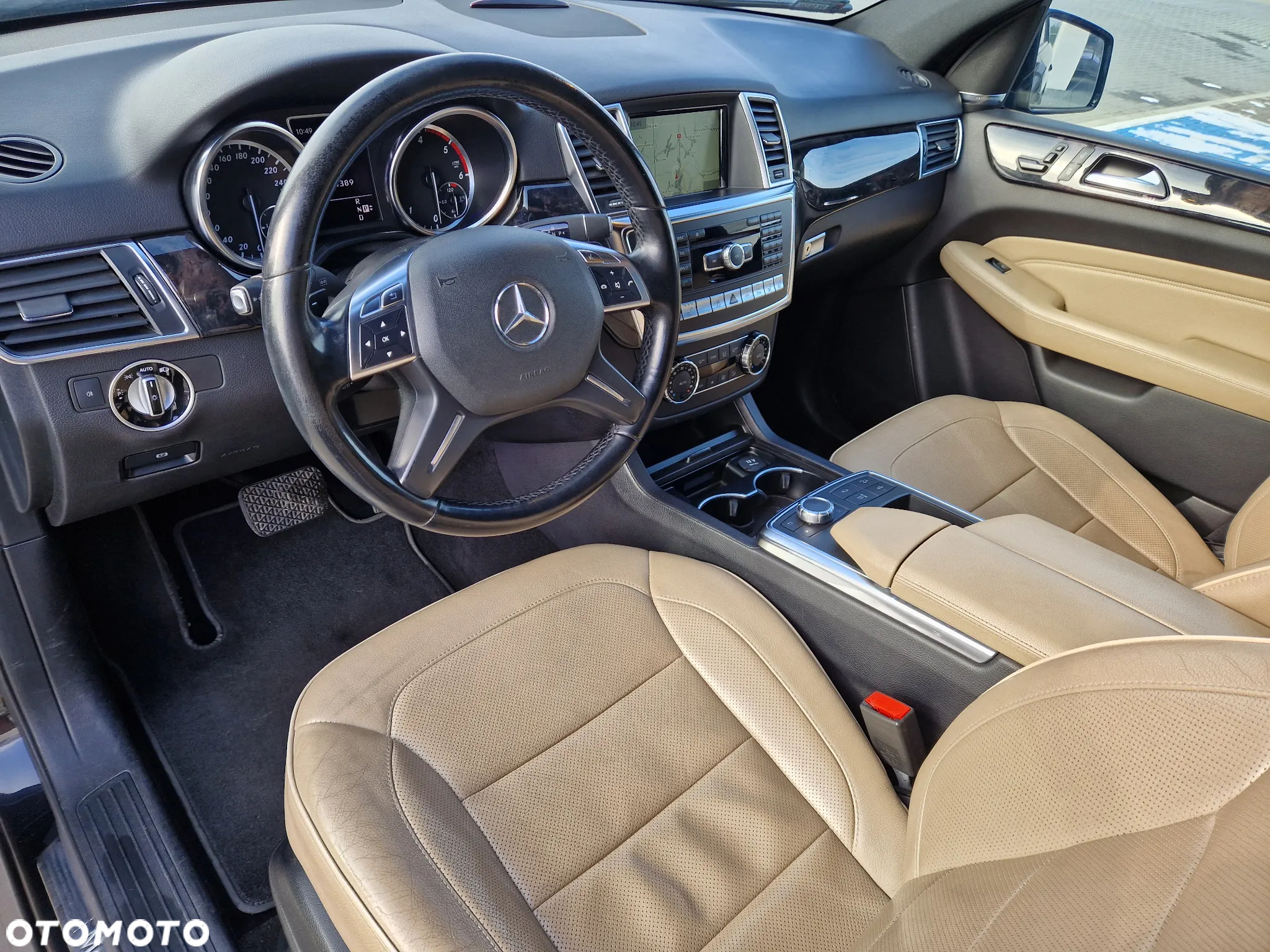 Mercedes-Benz ML 350 BlueTec 4-Matic - 11