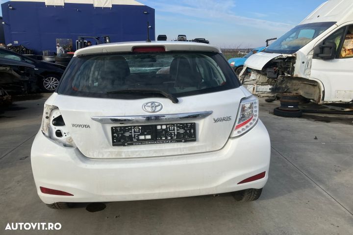 Galerie admisie Toyota Yaris 3 [2010 - 2014] - 8