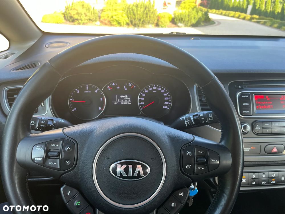 Kia Carens 1.7 CRDi L - 2