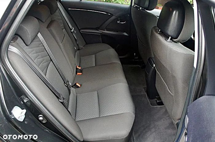 Toyota Avensis 2.0 Premium MS - 20