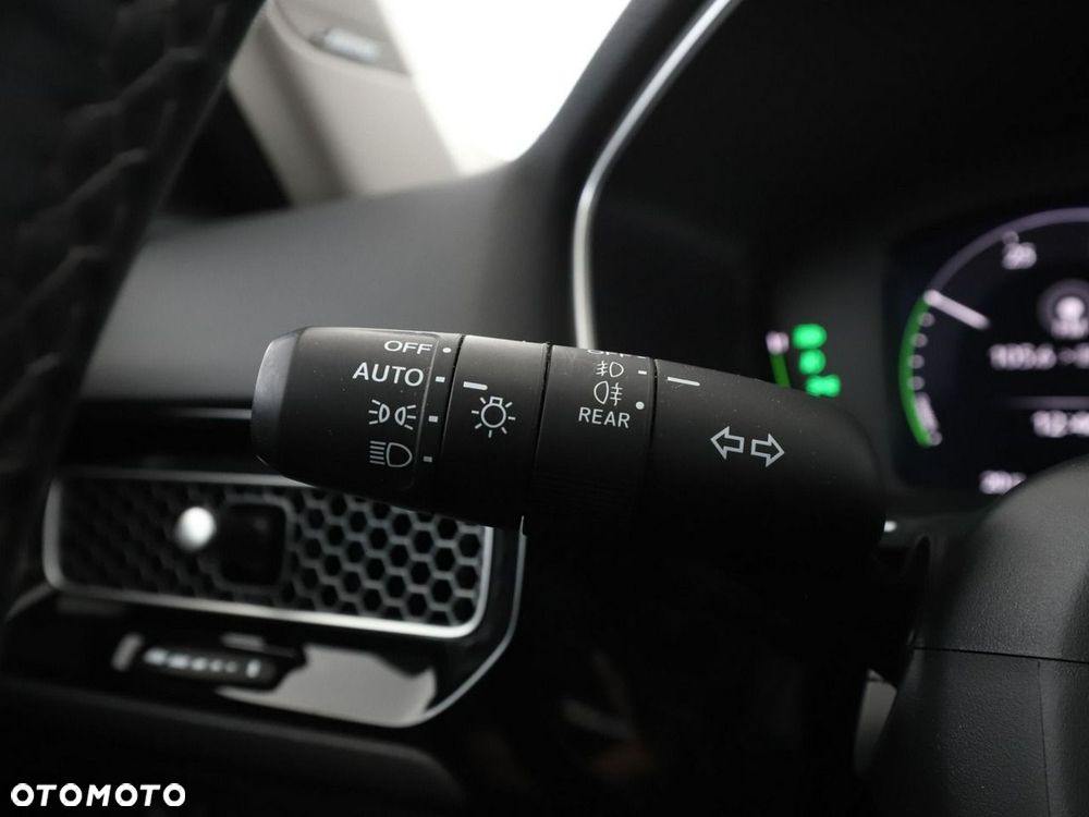 Honda Civic 2.0 i-MMD Advance CVT - 37