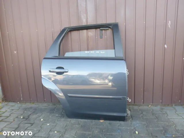 DRZWI PRAWY TYŁ PRAWE TYLNE FORD FOCUS MK2 KOMBI H4 04-07 KOMPLETNE