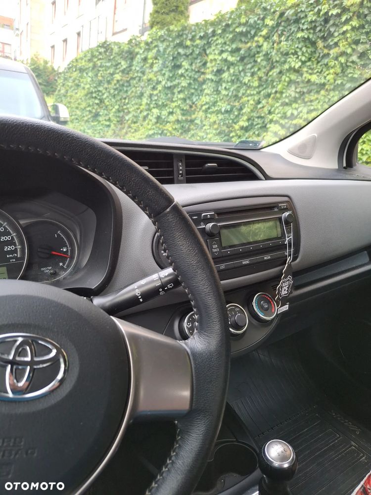 Toyota Yaris 1.0 Active EU6 - 9