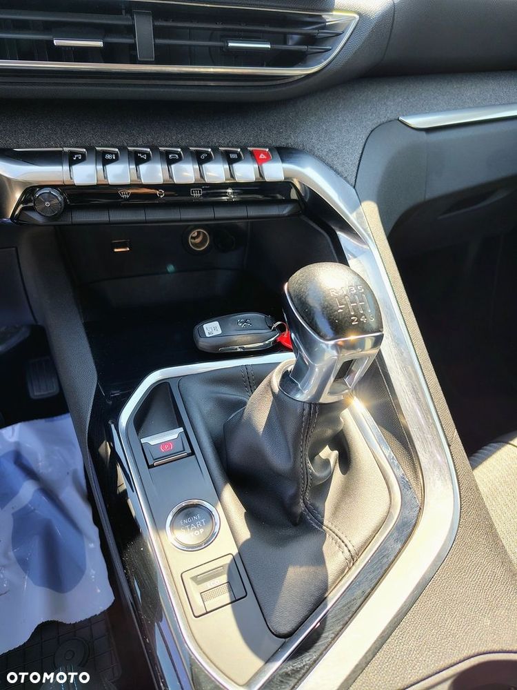 Peugeot 5008 1.5 BlueHDi Allure S&S - 23