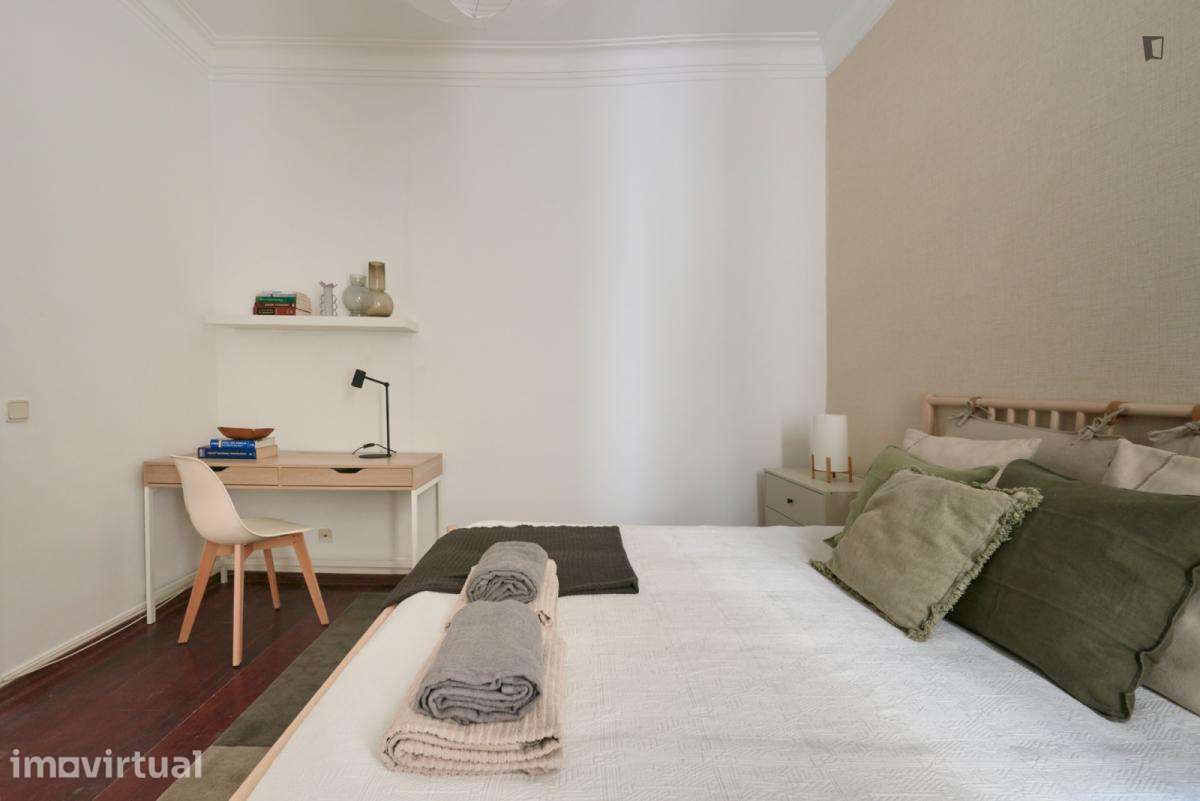 Quarto - localizado em Marquês de Pombal Lisbon - Grande imagem: 5/60
