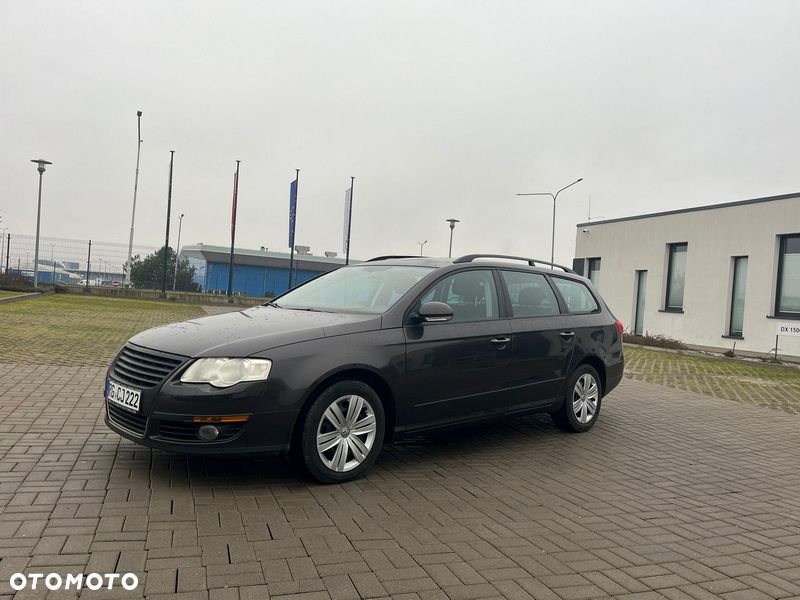Volkswagen Passat - 16