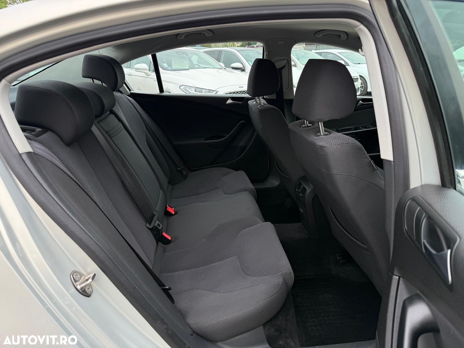 Volkswagen Passat - 7