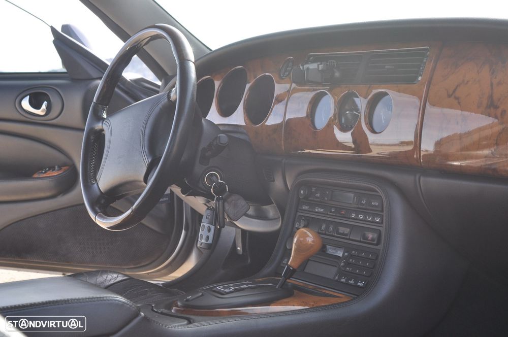 Jaguar XK XK8 4.0 Coupé Pele - 21