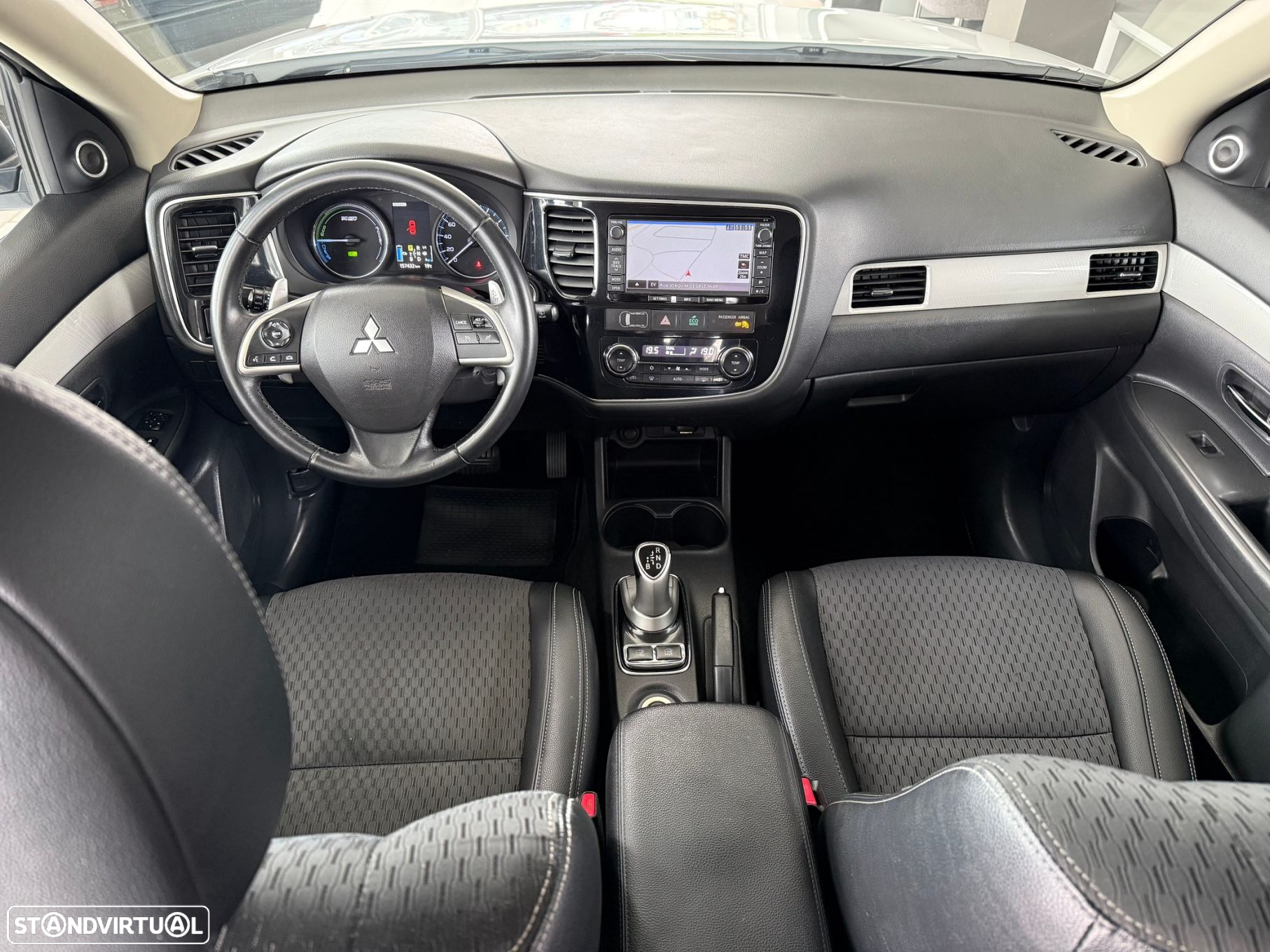 Mitsubishi Outlander 2.0 PHEV Intense Navi - 18