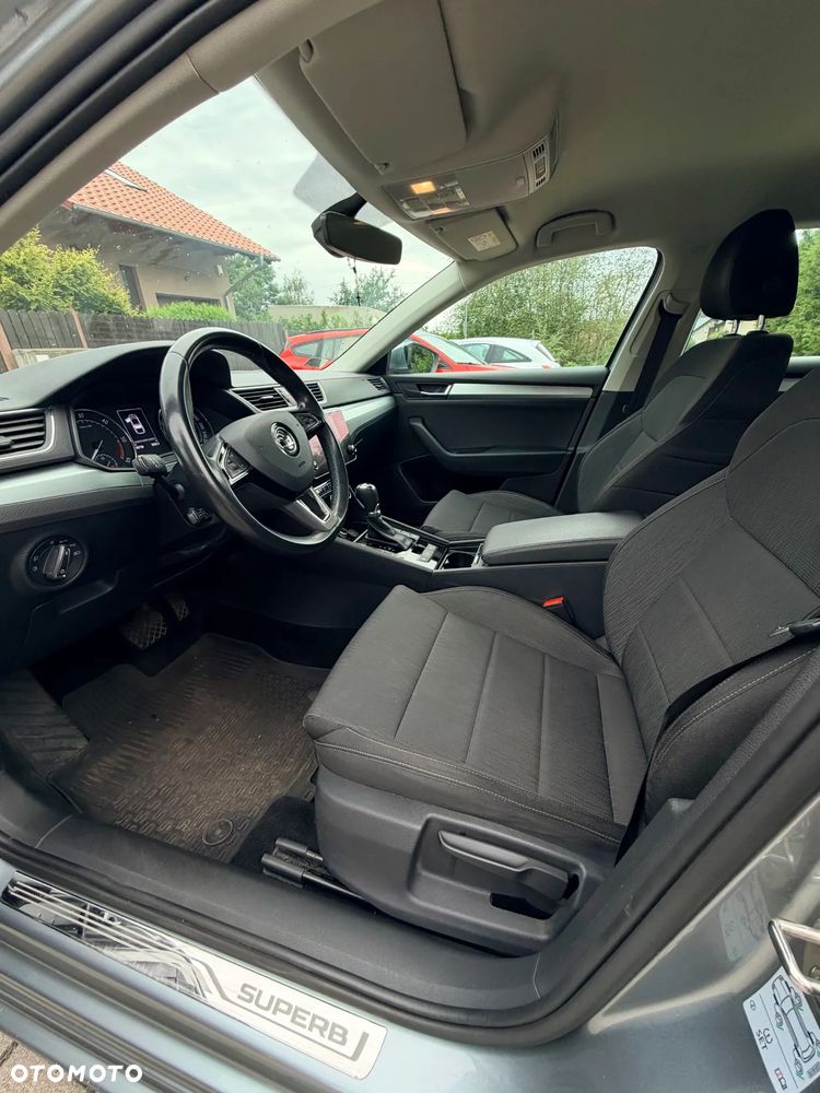 Skoda Superb 2.0 TDI Ambition DSG7 - 6
