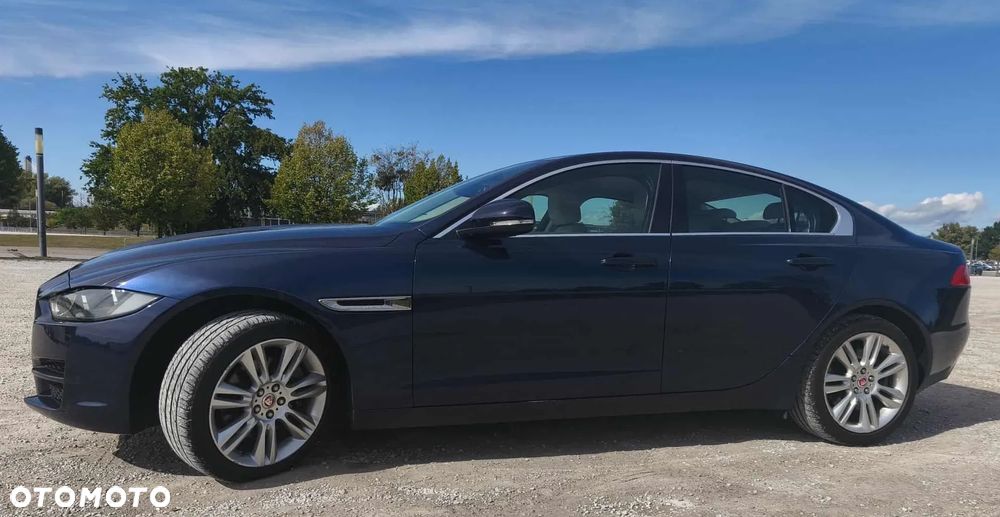 Jaguar XE 2.0 D AWD Portfolio - 6