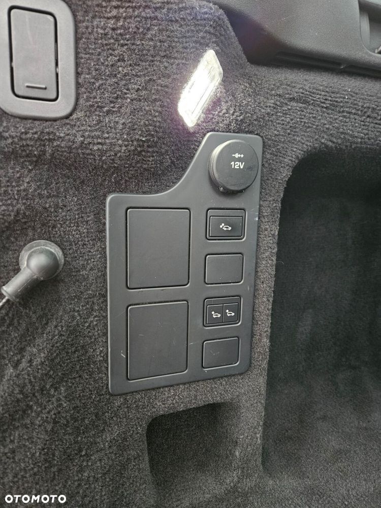 Land Rover Discovery 3.0 Si6 SE - 33