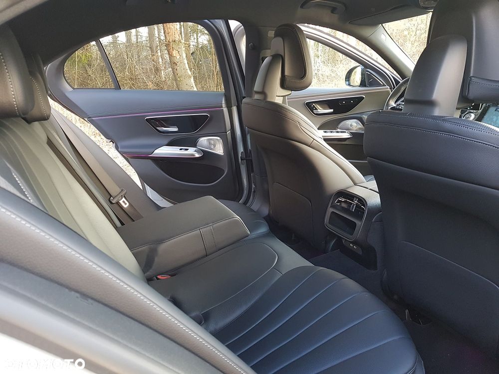 Mercedes-Benz Klasa E 300 de PHEV 4-Matic AMG 9G-Tronic - 32