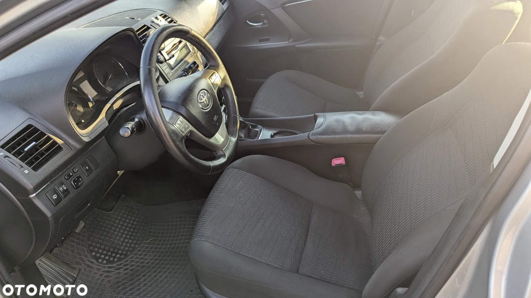 Toyota Avensis - 6