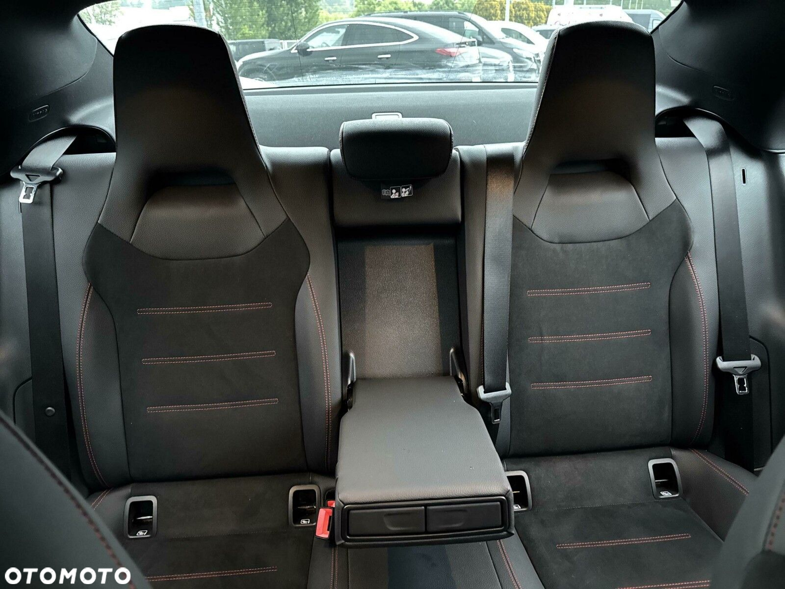 Mercedes-Benz CLA - 23