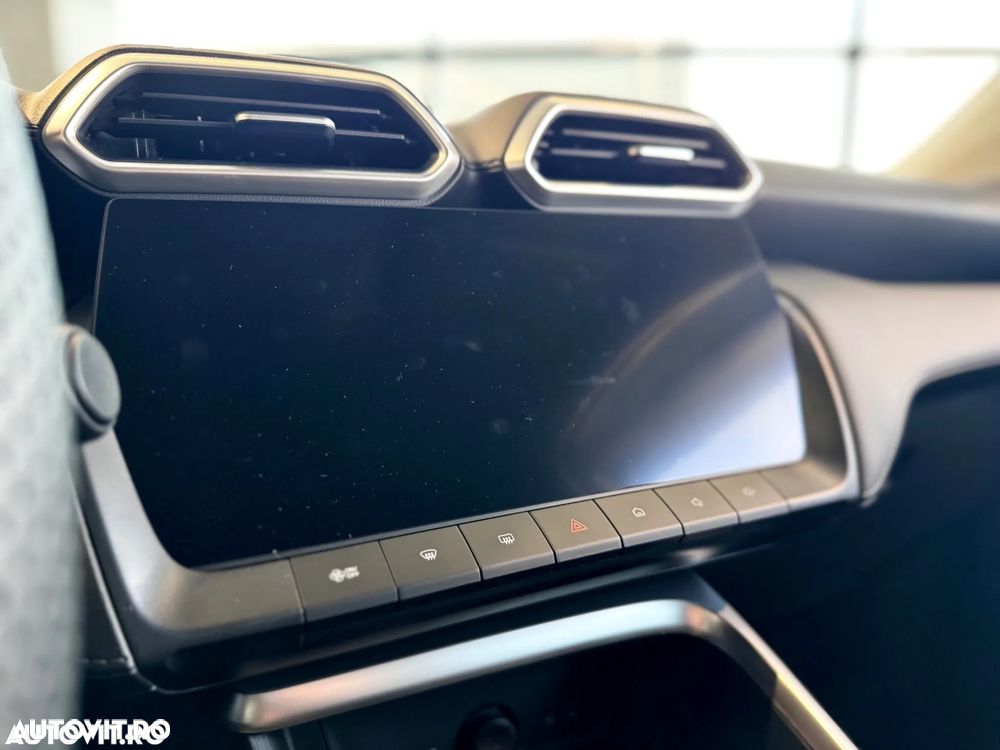 MG ZS HEV 1.5 GSI AT Exclusive - 12