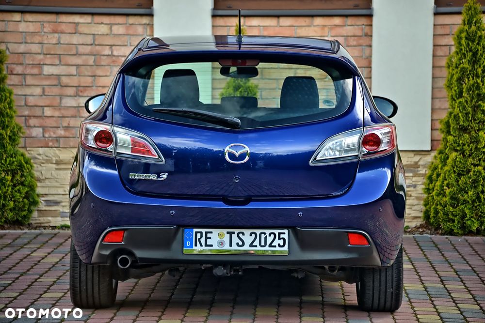 Mazda 3 1.6 Exclusive + - 4