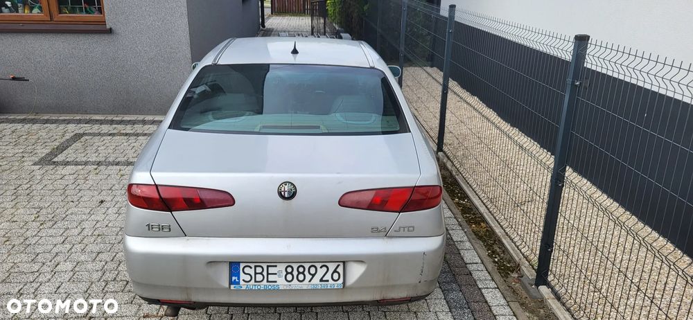 Alfa Romeo 166 2.4 JTD Distinctive - 2
