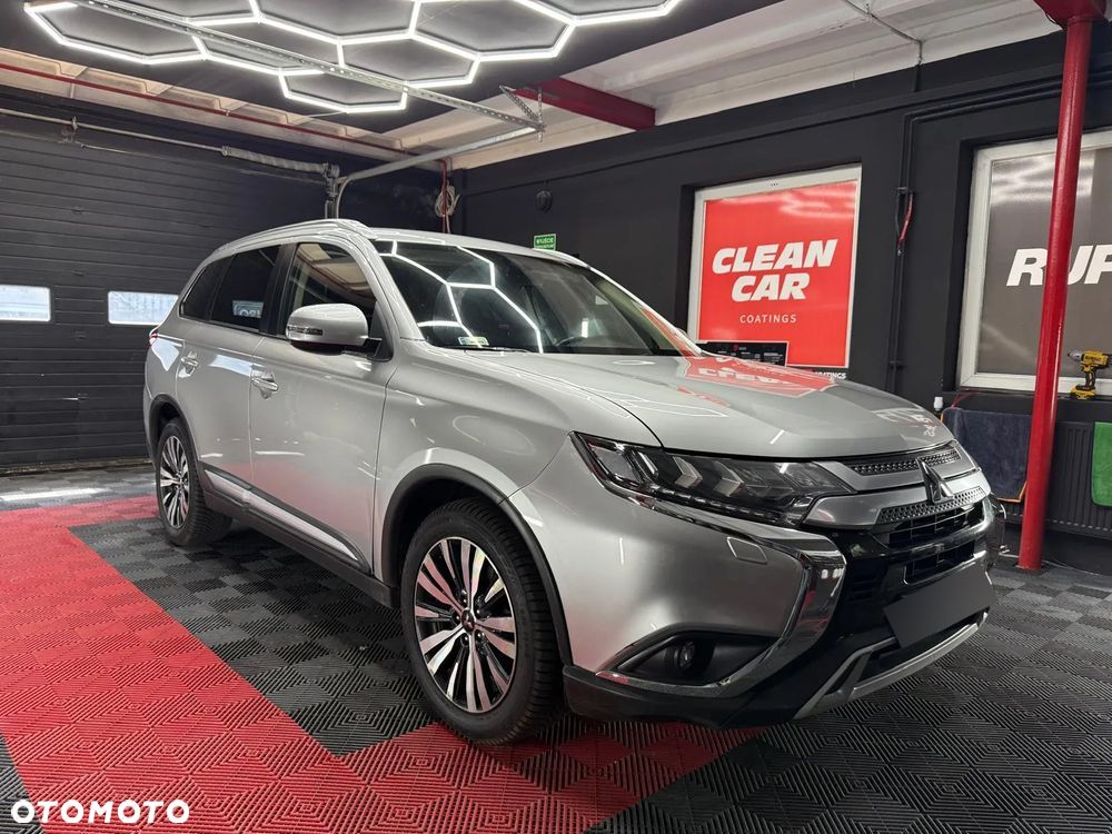 Mitsubishi Outlander 2.0 Instyle + 4WD CVT - 5