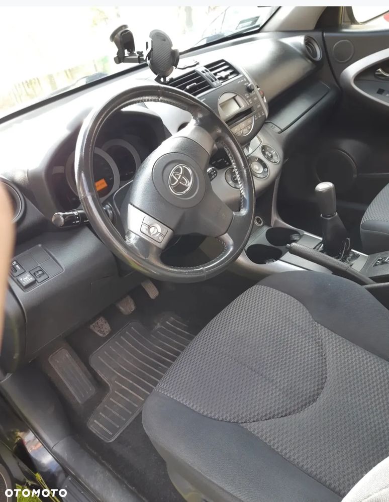 Toyota RAV4 - 12