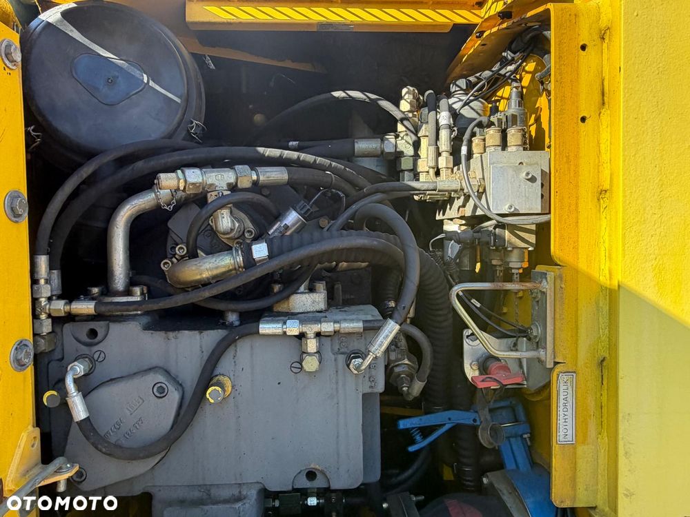 Liebherr A 900 C ZW - 16