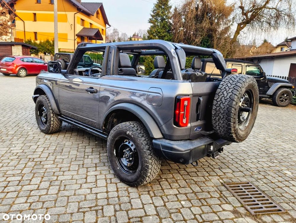 Ford Bronco - 22