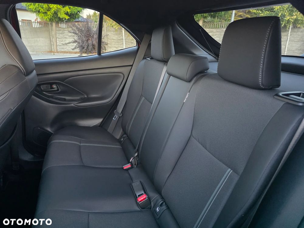 Toyota Yaris Cross Hybrid 1.5 Premiere Edition 4x4 - 33