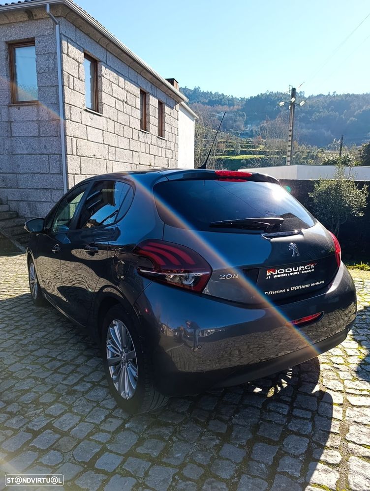 Peugeot 208 2018 photo 5
