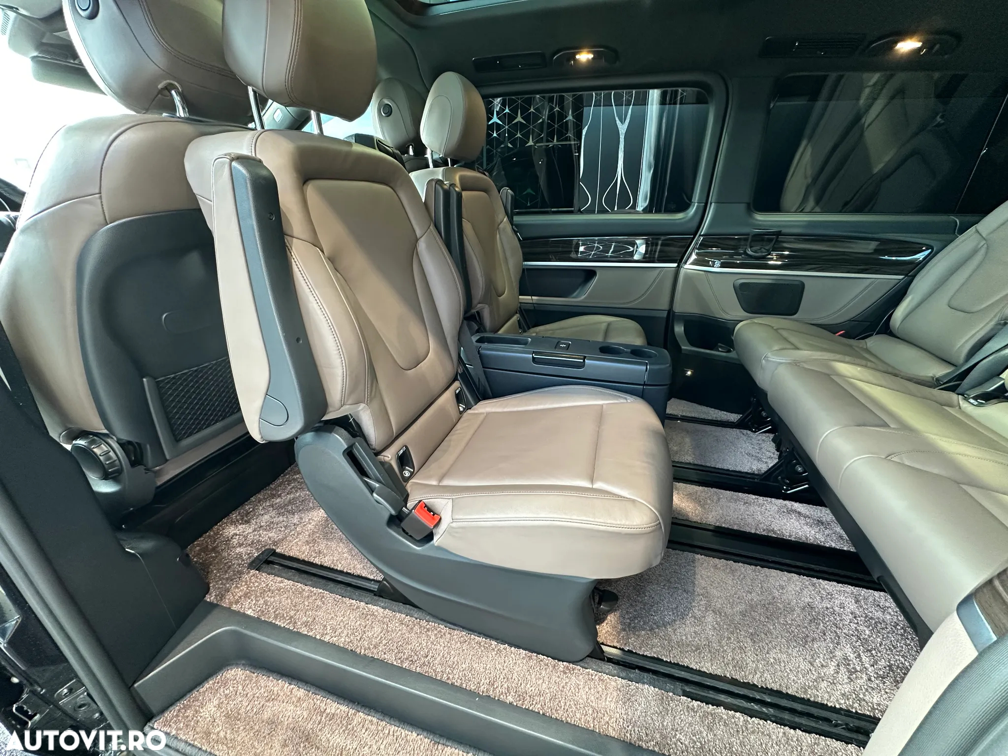 Mercedes-Benz V 300 d lang 4Matic 9G-TRONIC Exclusive Edition - 12
