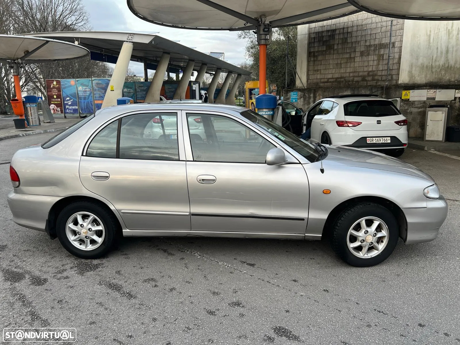 Hyundai Accent - 3
