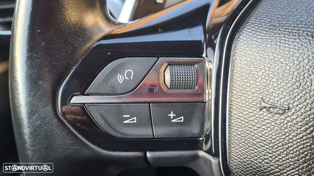 Peugeot 5008 1.5 BlueHDi Allure EAT8 - 14