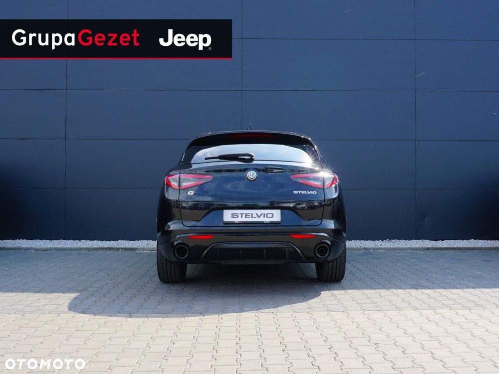 Alfa Romeo Stelvio - 10