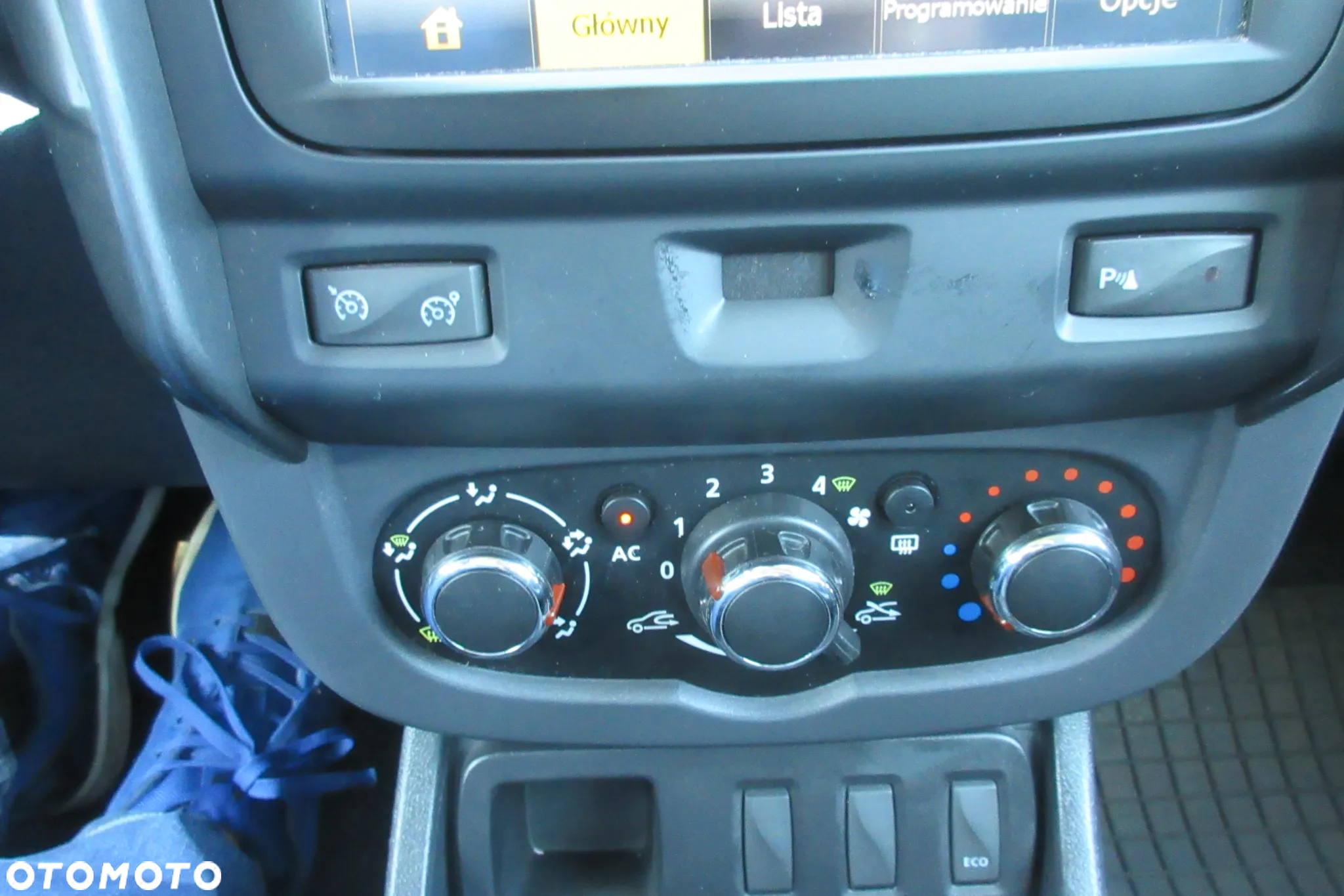 Dacia Duster 1.2 TCe Laureate - 38