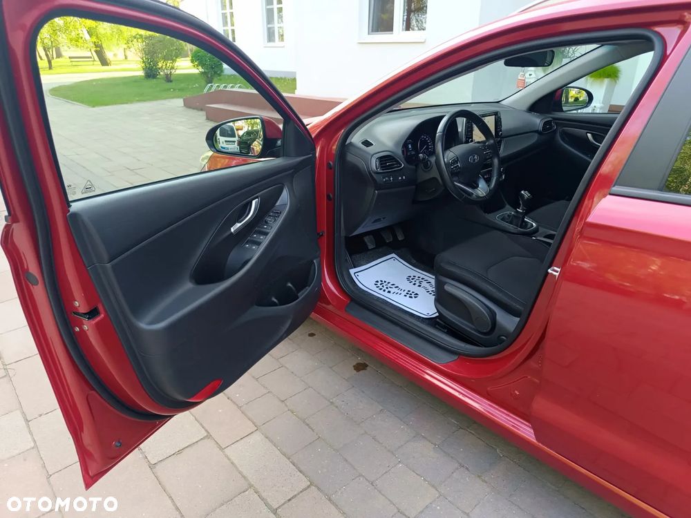 Hyundai i30 blue Kombi 1.6 CRDi Style - 24