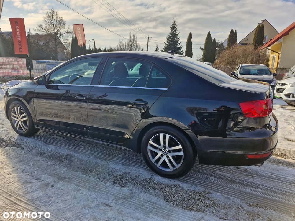 Volkswagen Jetta - 5