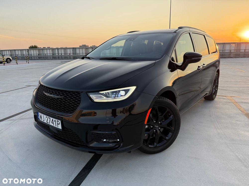 Chrysler Pacifica - 2