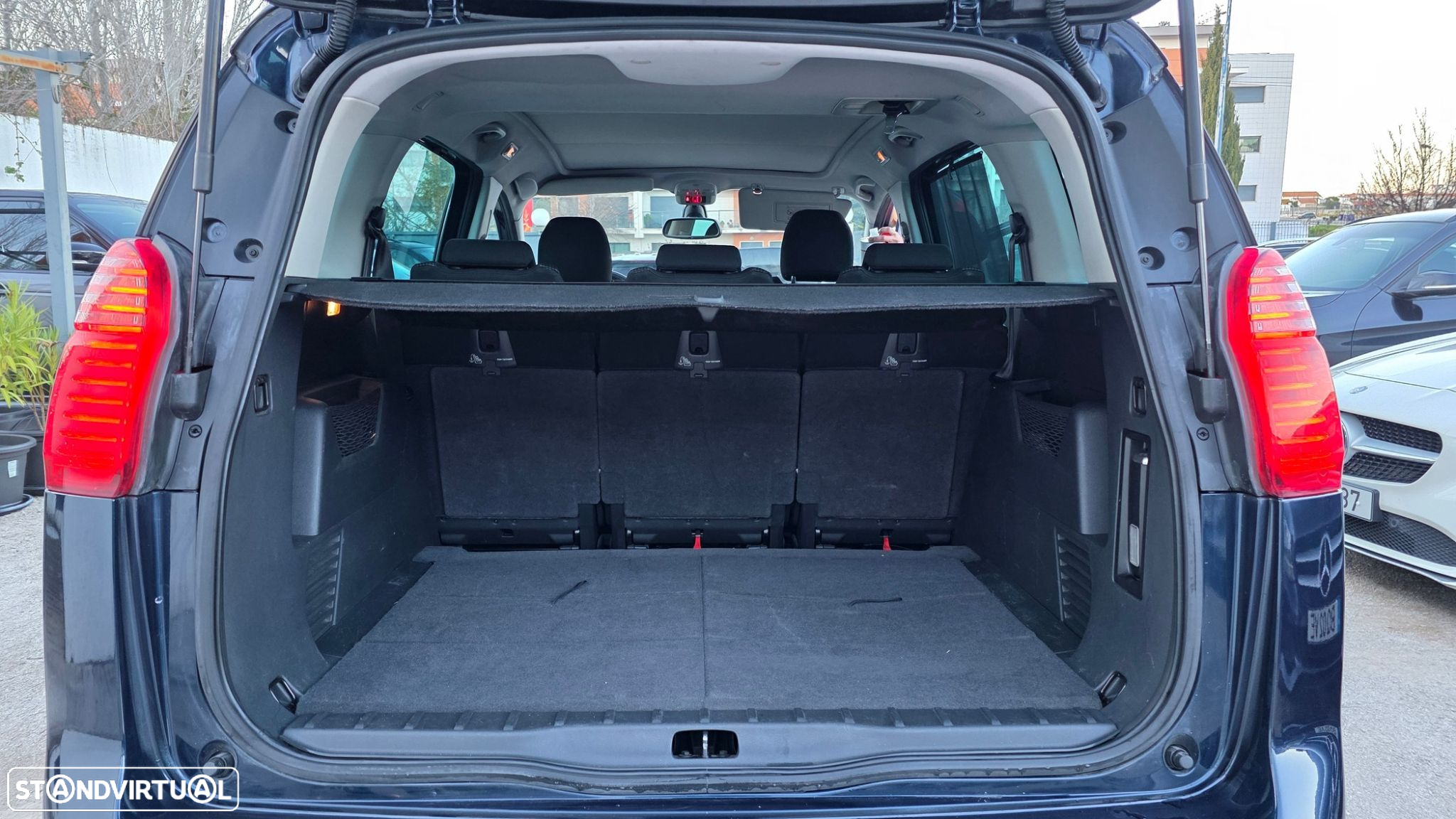 Peugeot 5008 1.6 HDi Executive JLL17 - 22
