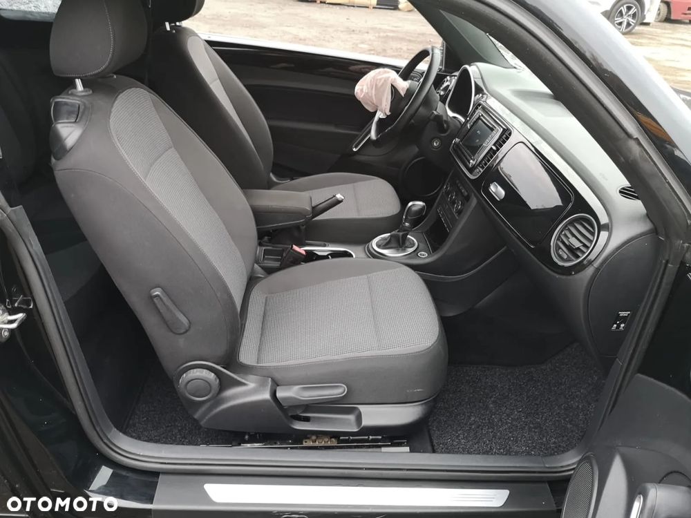 Volkswagen New Beetle - 27