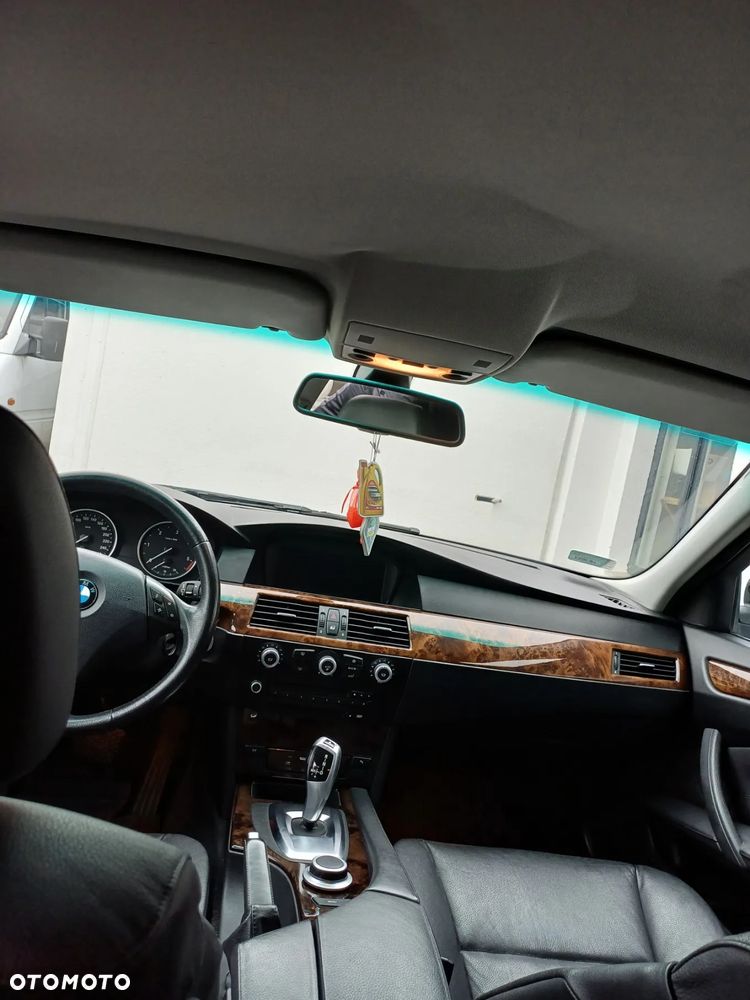 BMW Seria 5 530d xDrive - 27