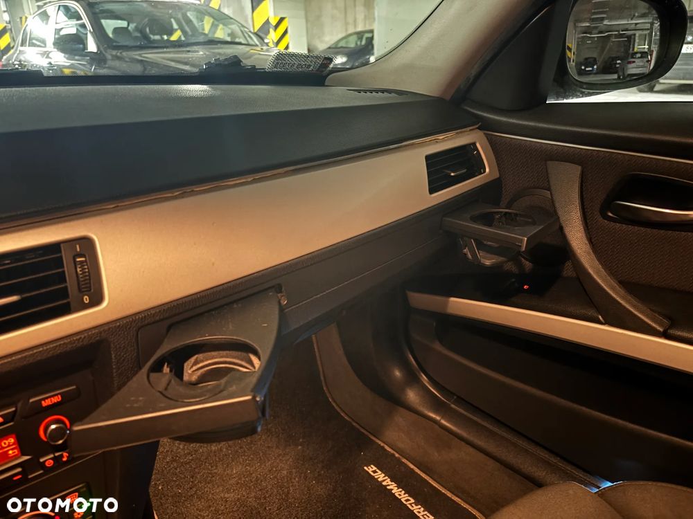 BMW Seria 3 320i - 18