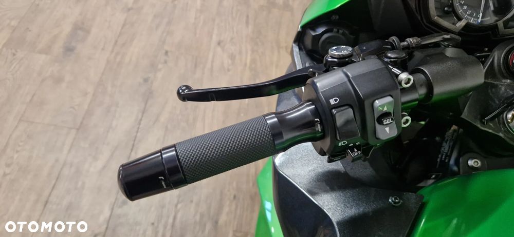 Kawasaki Ninja 1000 SX - 23