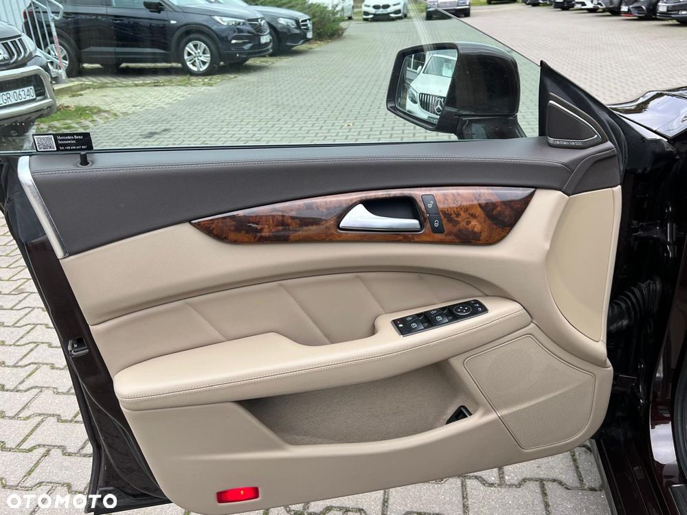 Mercedes-Benz CLS 350 CDI 4-Matic BlueEff - 22