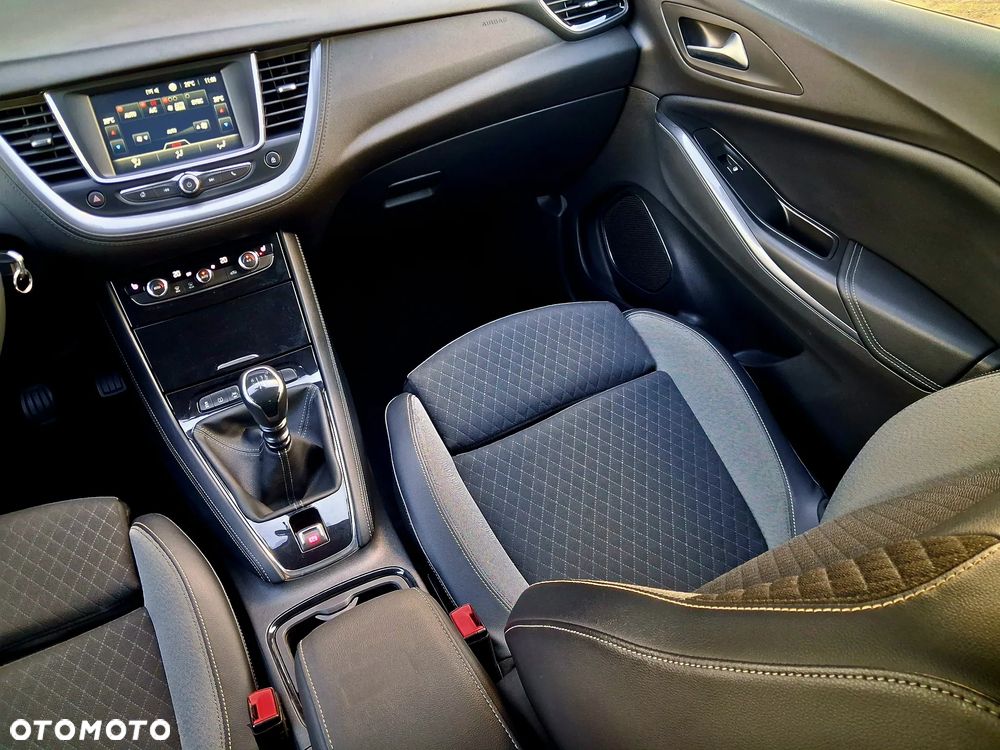 Opel Grandland X 1.2 Start/Stop INNOVATION - 32