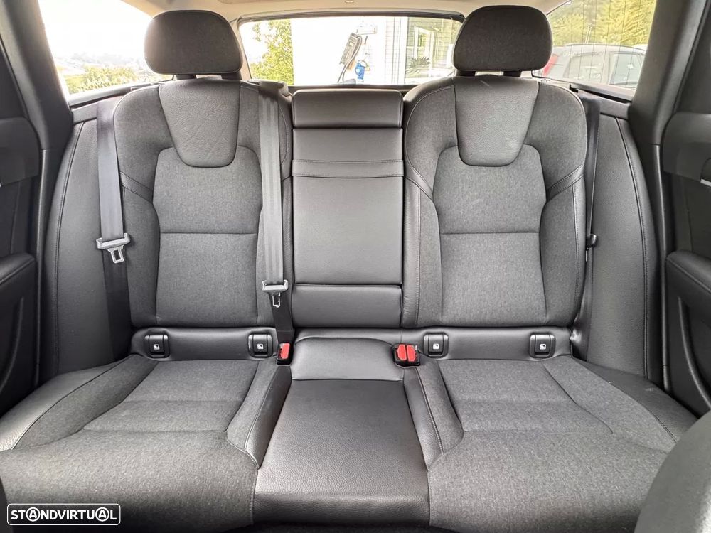 Volvo V90 D3 Geartronic Momentum - 25