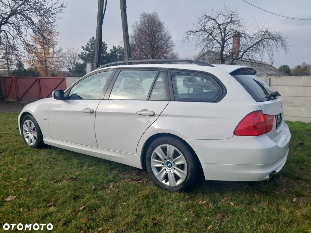 BMW Seria 3 318i Edition Lifestyle - 4